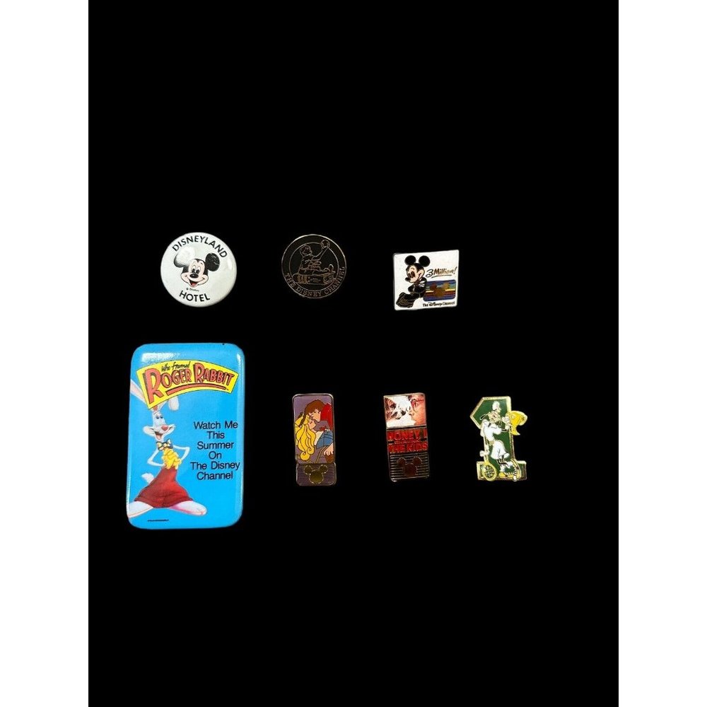 Vintage Disney‎ Pins And Buttons